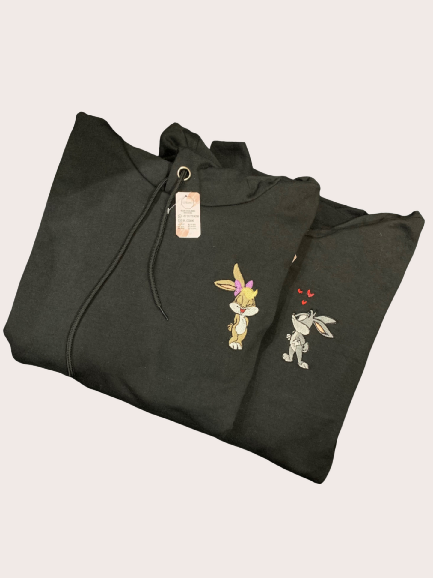 Hoodie de pareja de Bugs y Lola Bunny bordados