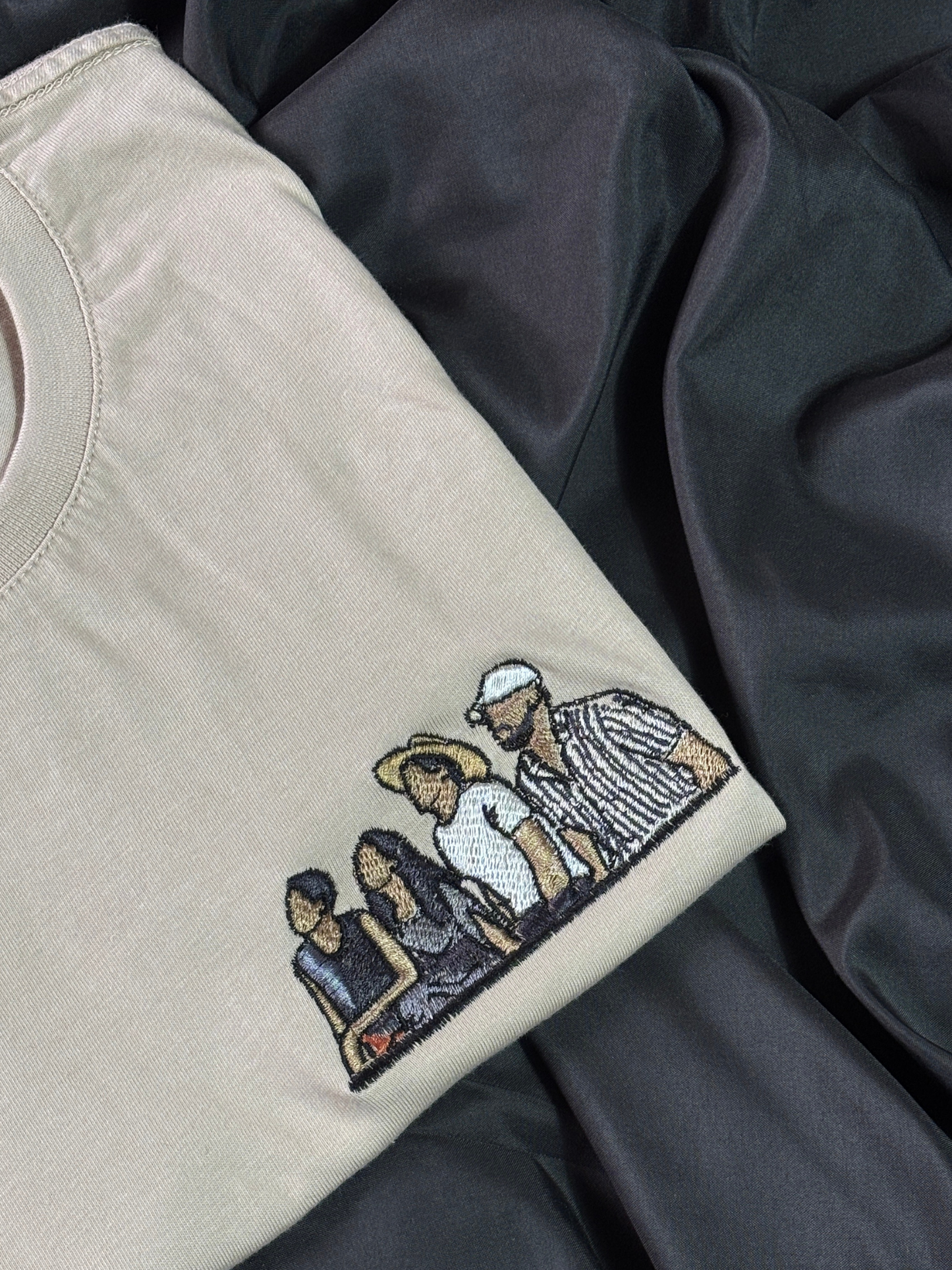 Camiseta personalizada con tu retrato favorito bordado