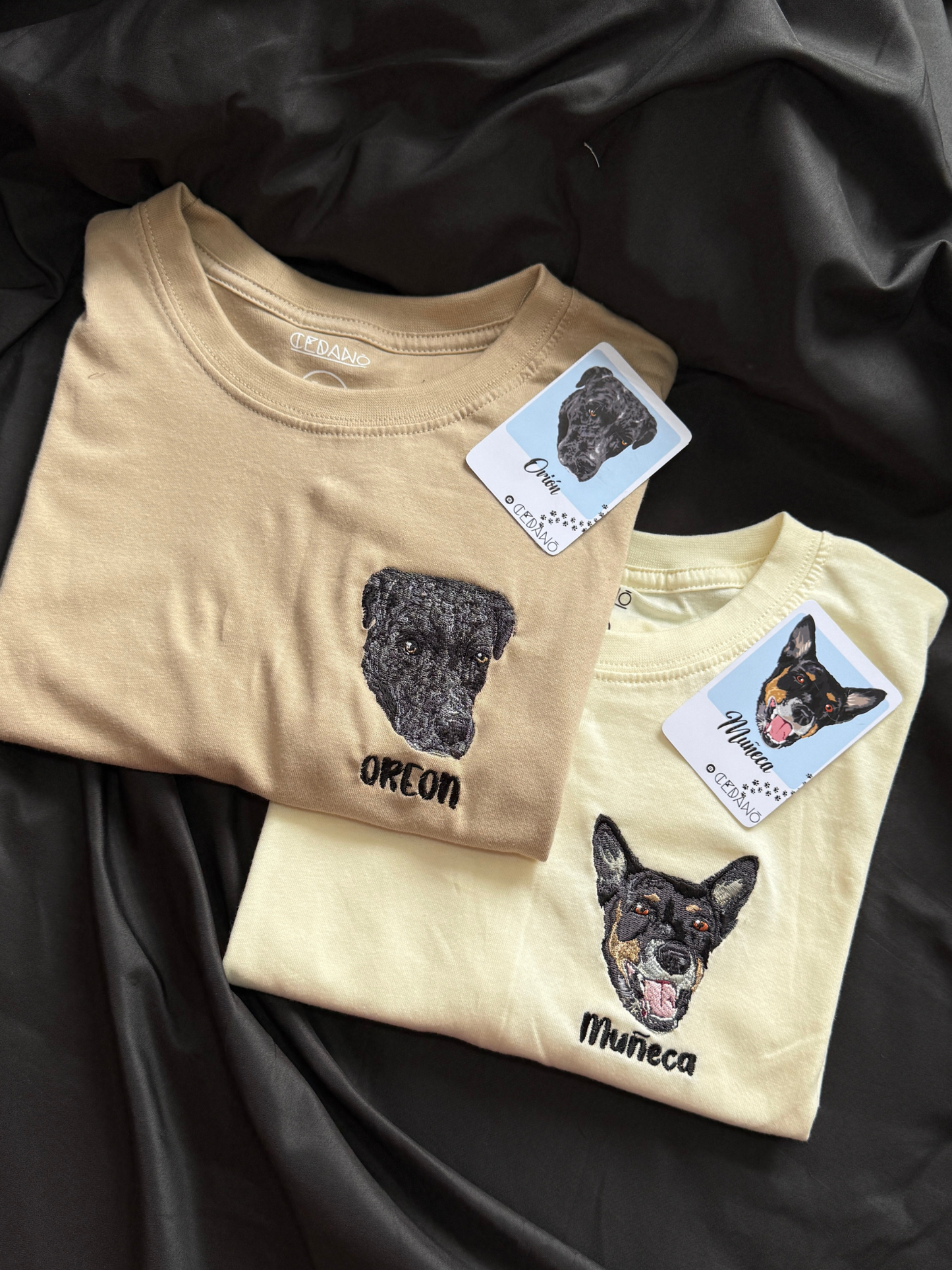 Camiseta bordada con el retrato de tu mascota