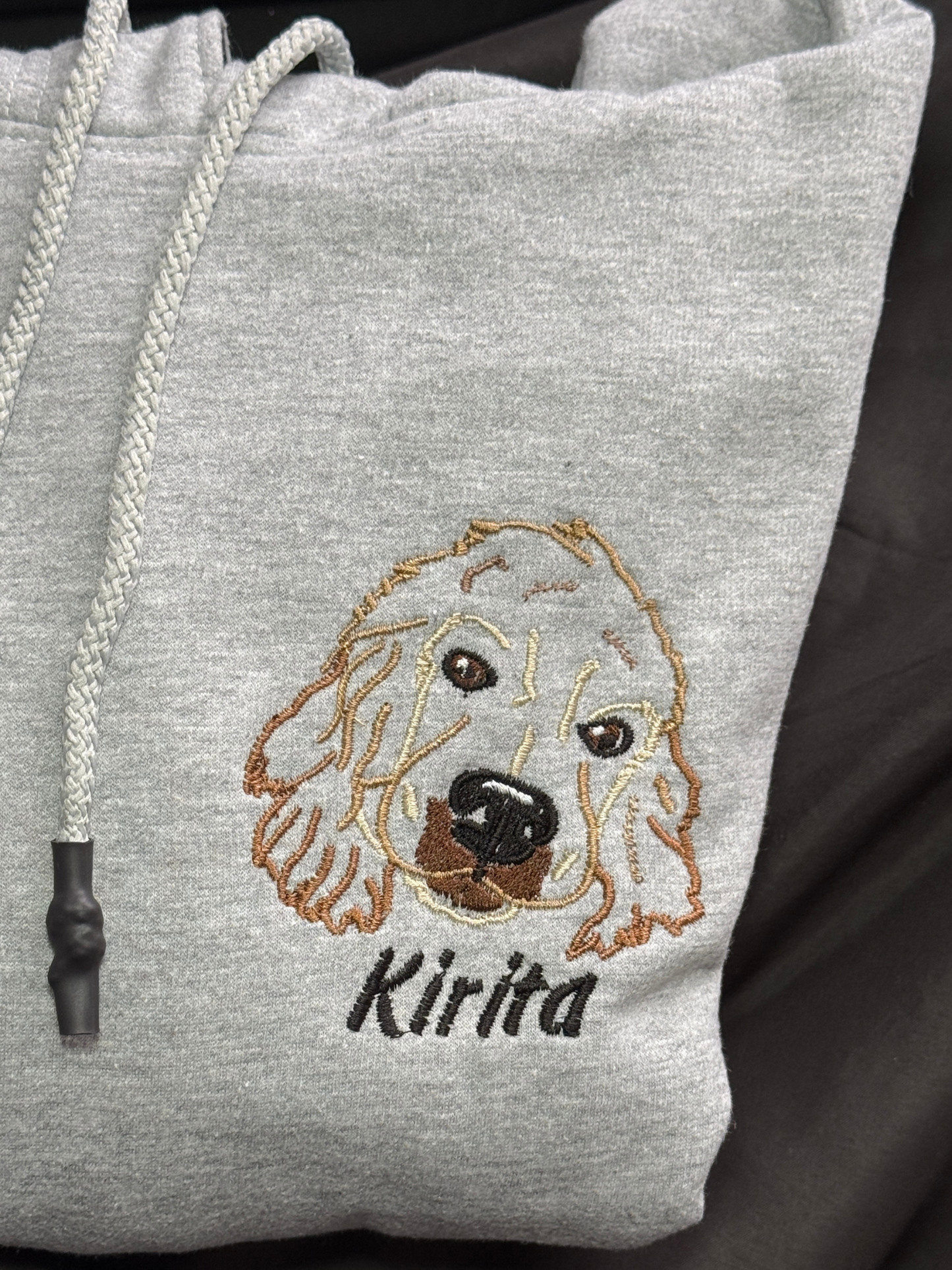 Hoodie lineart a color de tu mascota bordado