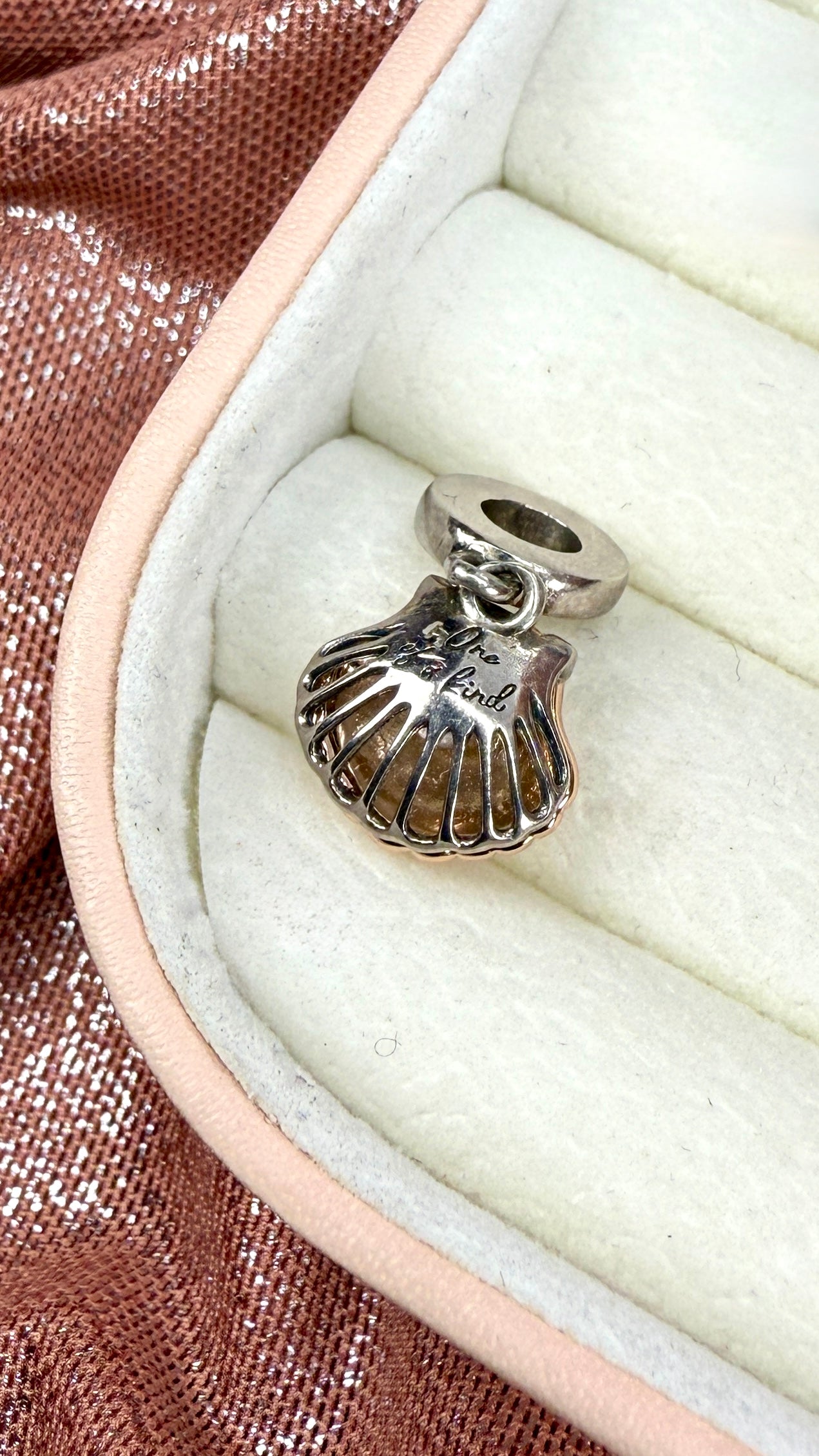 Charm Dije Concha Marina Oro Rosa Y Perla