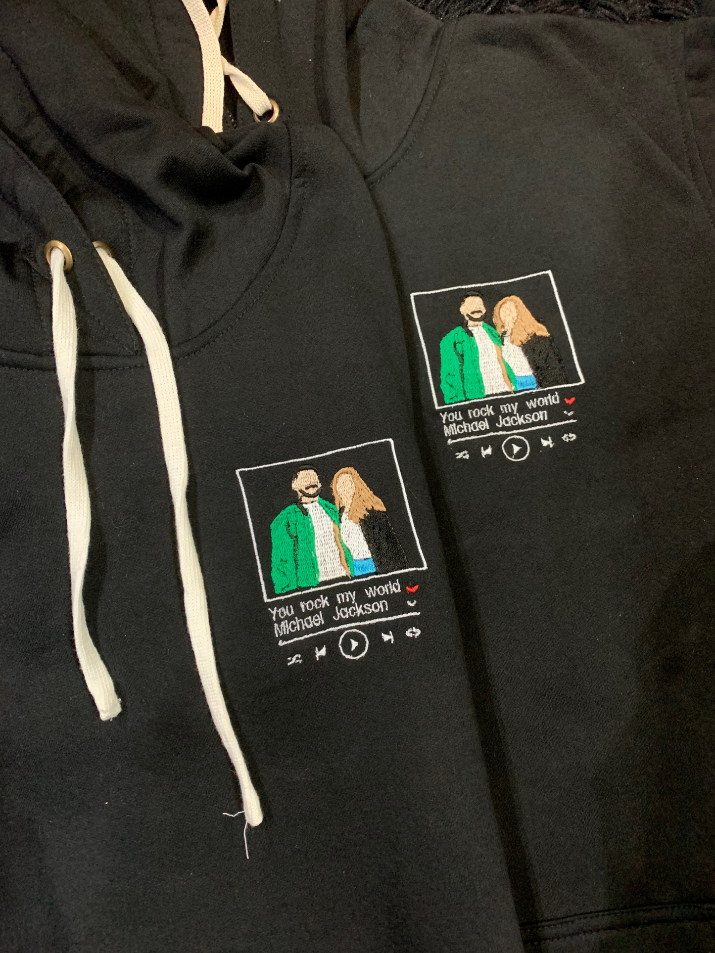 Hoodies bordado de pareja ilustracion y cuadro de cancion