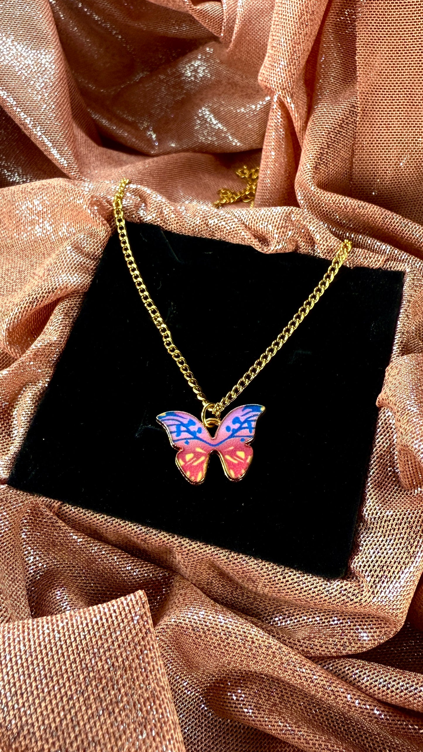 Collar mariposa