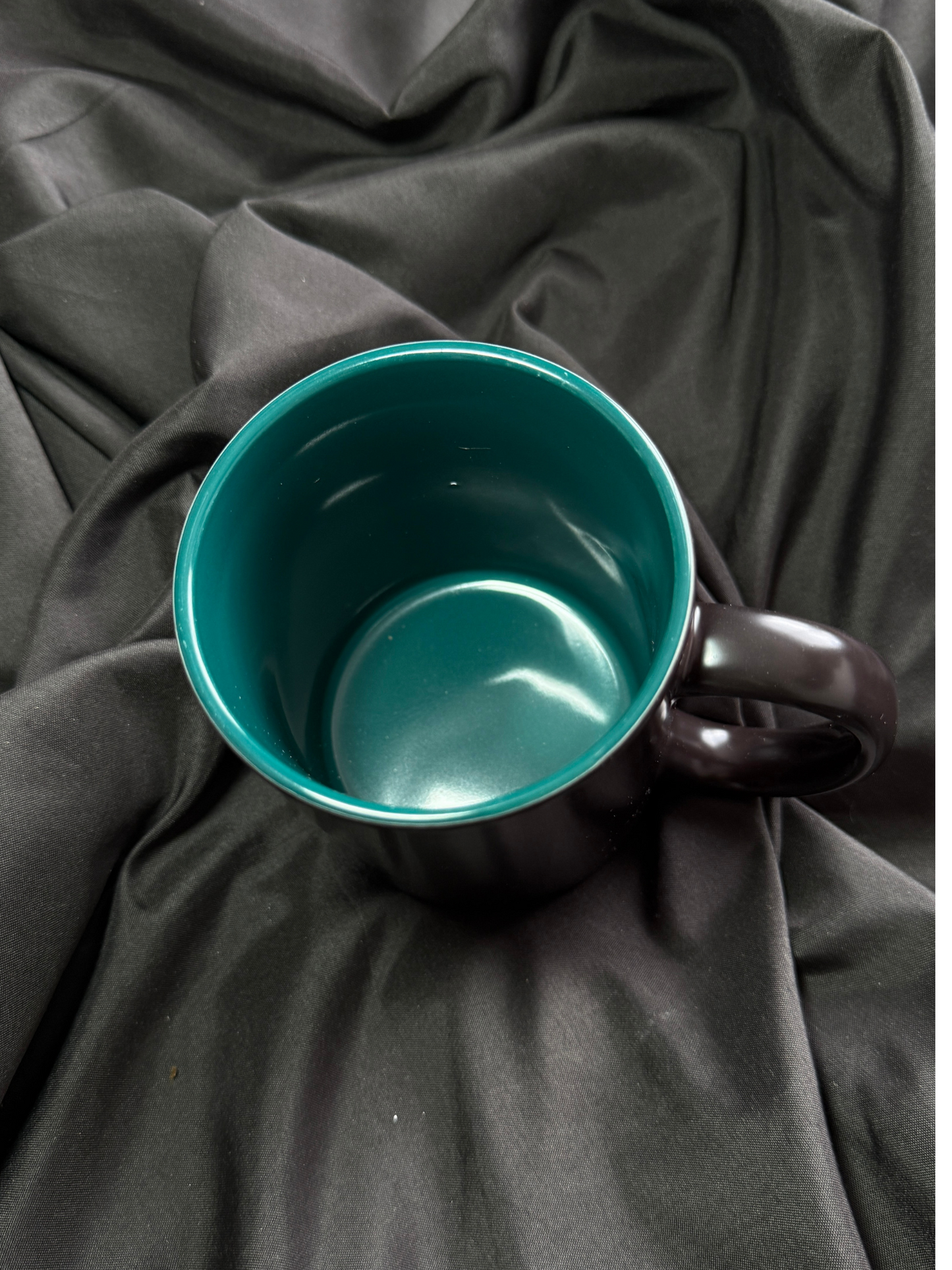 Mug mágico negro interior verde personalizado