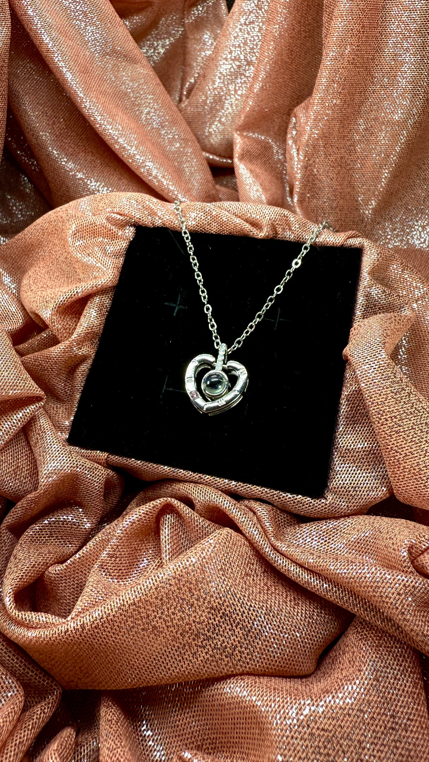 Collar de corazón te amo en 100 idiomas