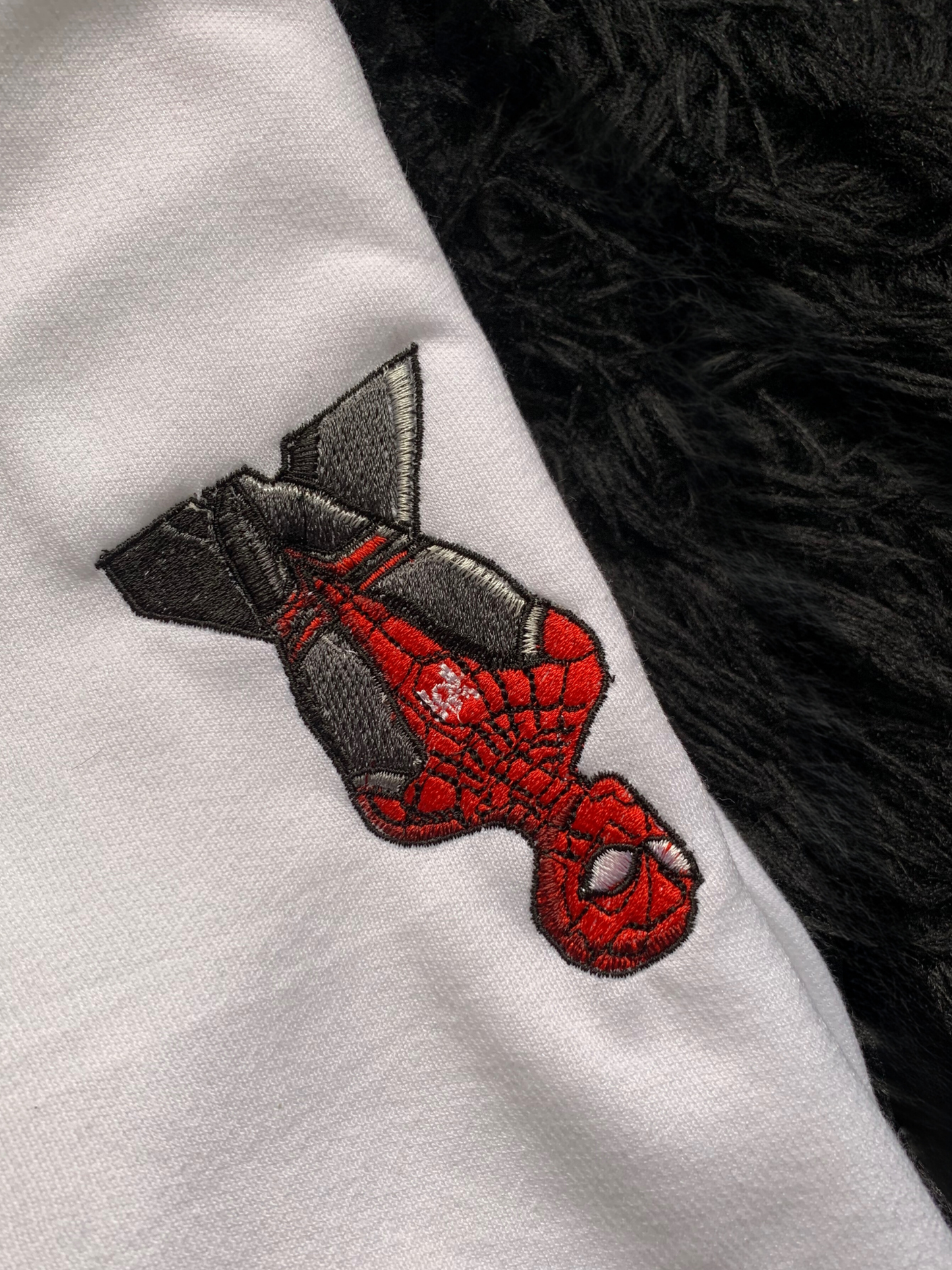 Hoodie bordado de Spiderman