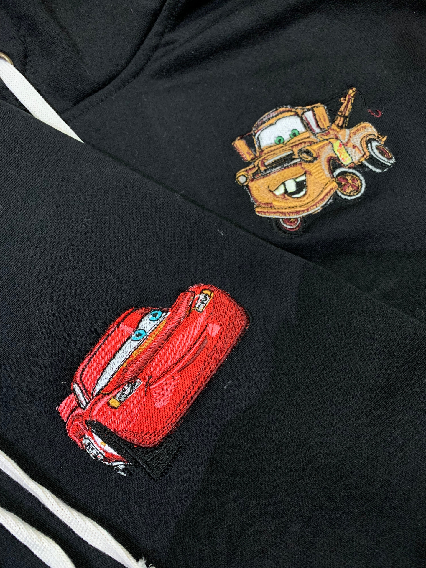 Hoodie de amistad bordado Rayo Mcqueen y Mate