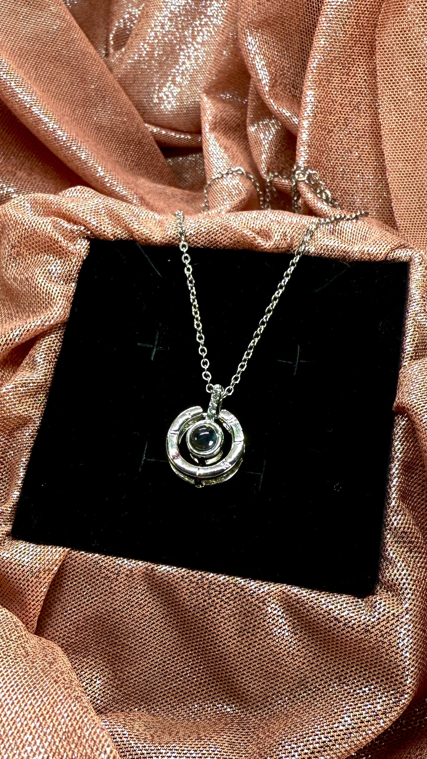Collar te amo en 100 idiomas circular
