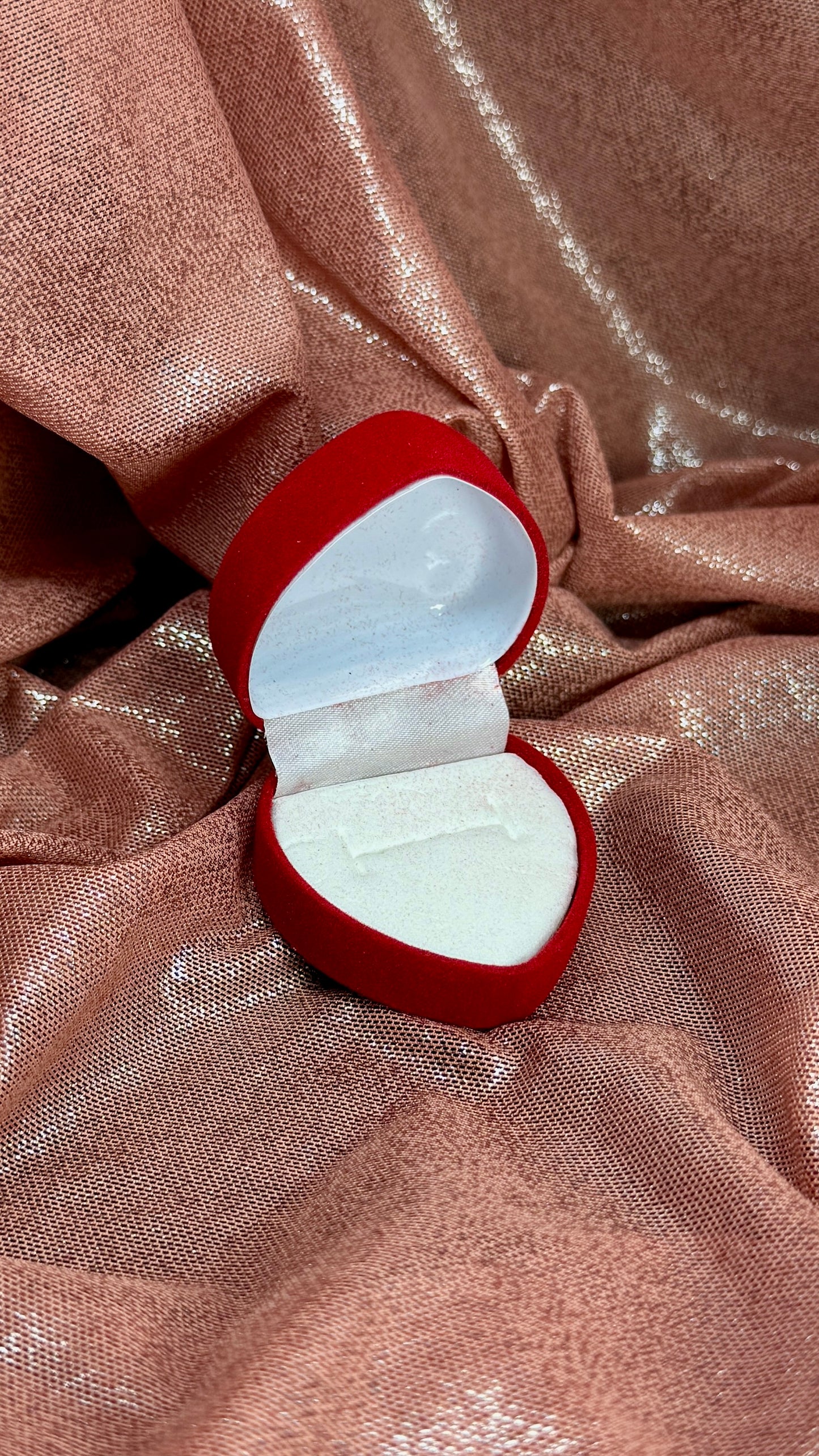 Estuché anillo corazón rojo