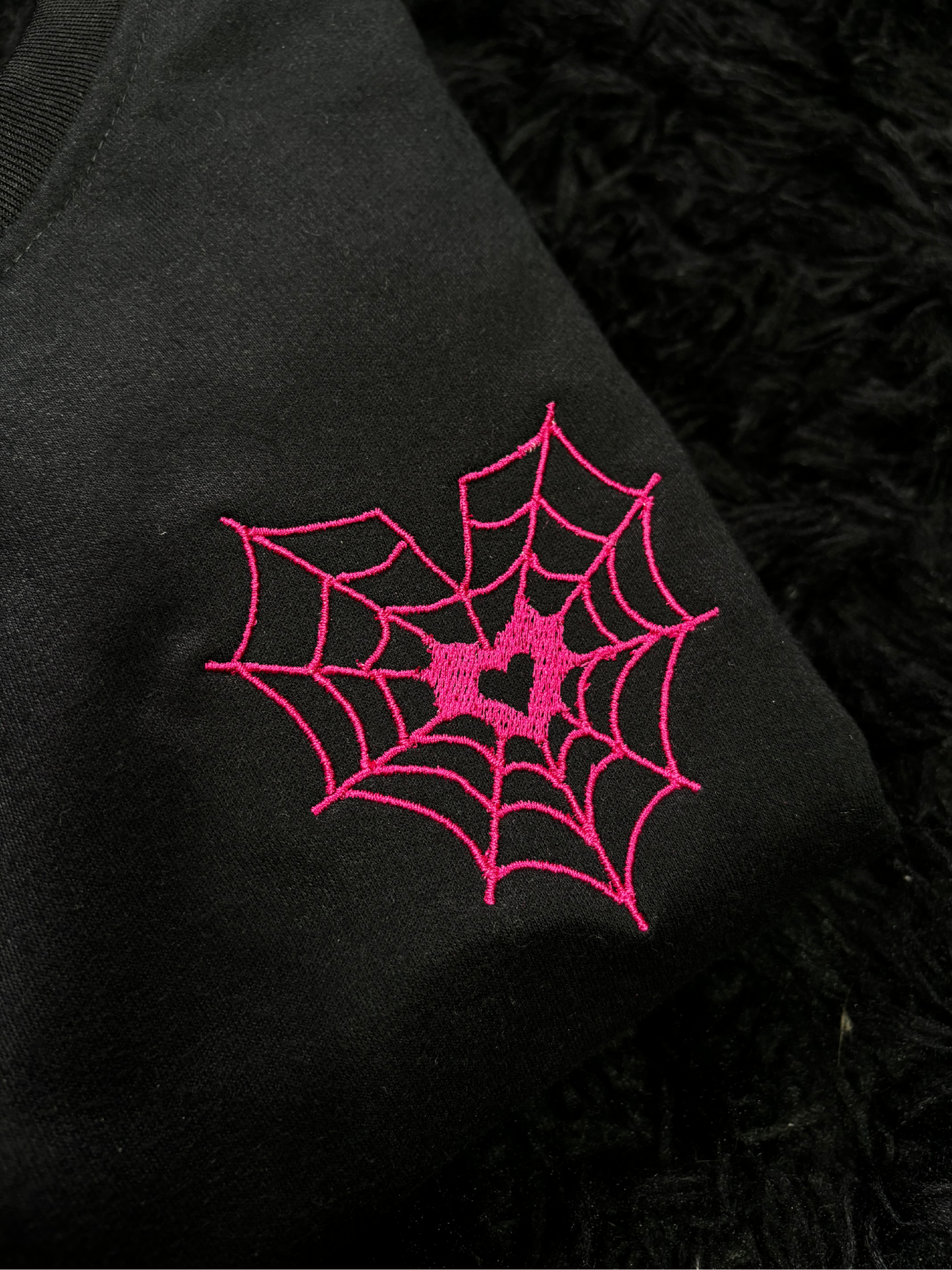 Hoodie bordado corazon Spiderman