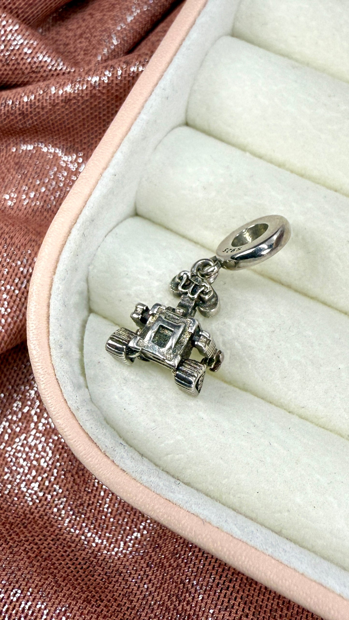 Charm Dije Wall-E