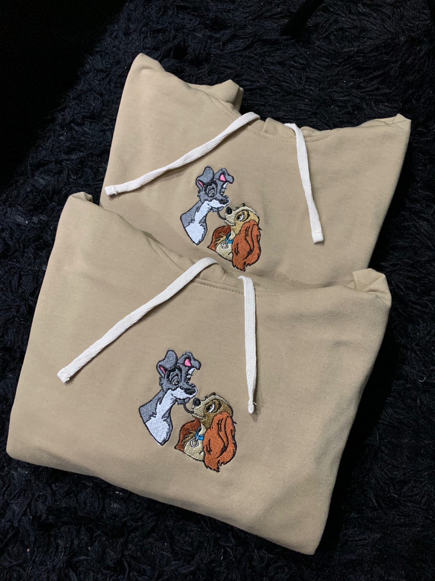 Hoodie bordado de pareja la Dama y el Vagabundo, juntos