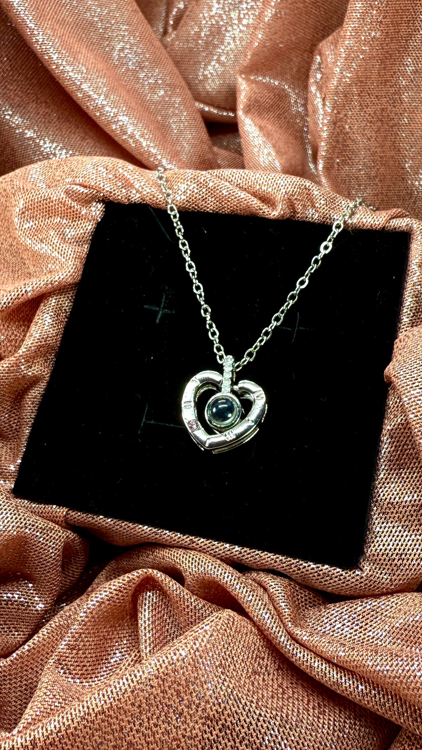 Collar de corazón te amo en 100 idiomas