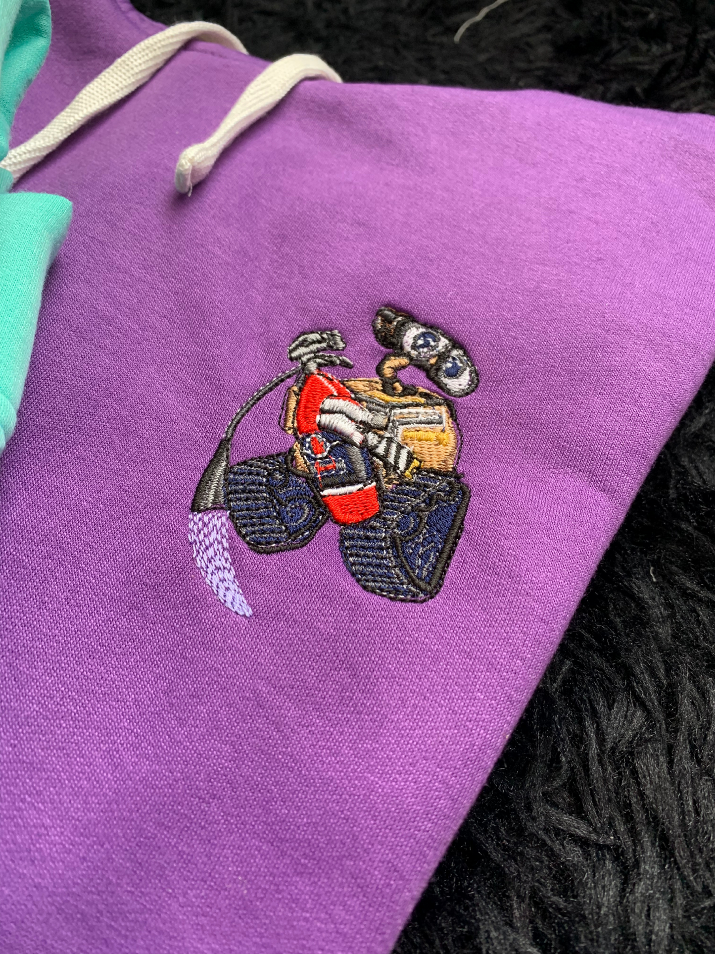 Hoodie bordado pareja Wall-e y Eva