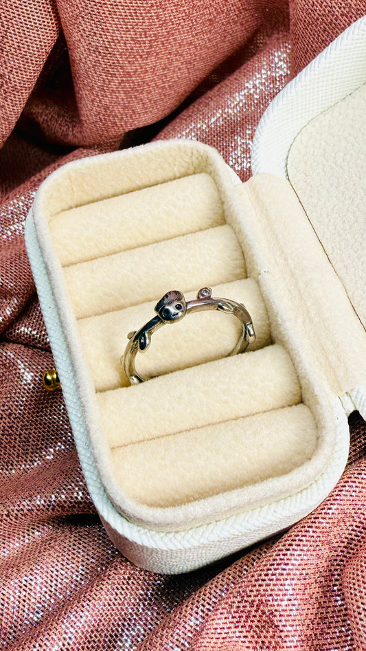 Anillo esculpido de Baby Groot de Guardianes de la Galaxia en Plata S925 Cedano Boutique
