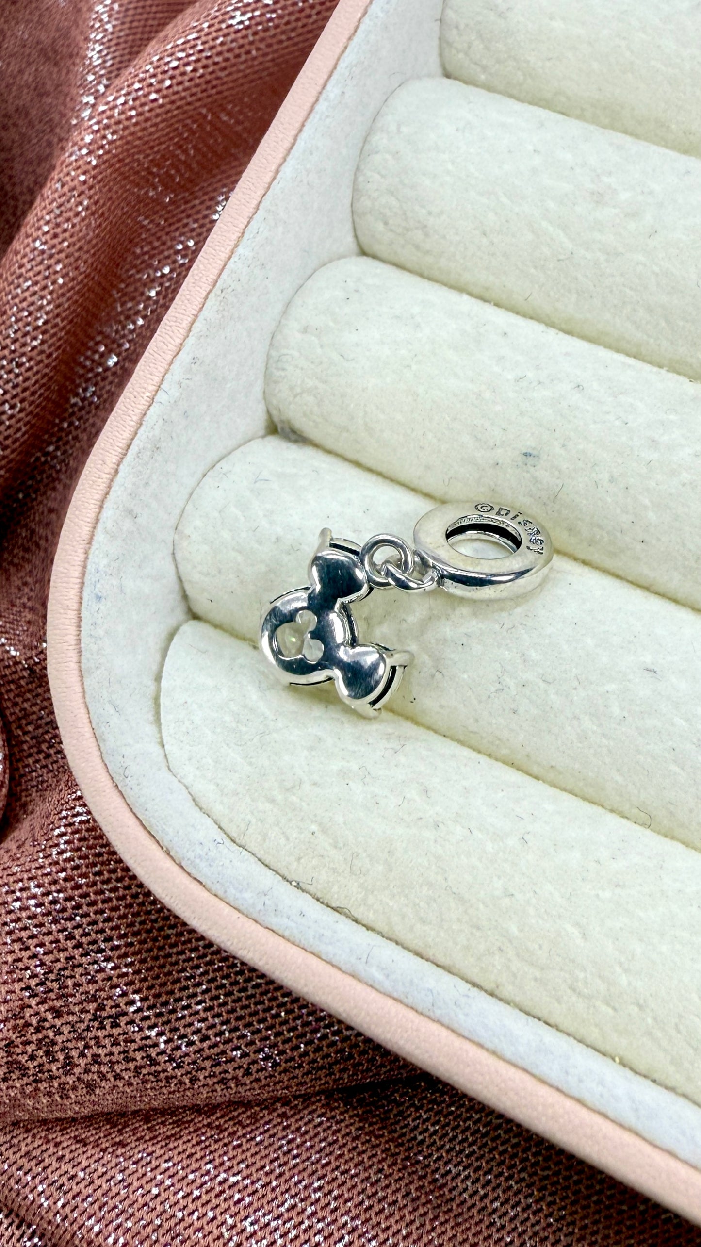 Charm dije Mickey cristal