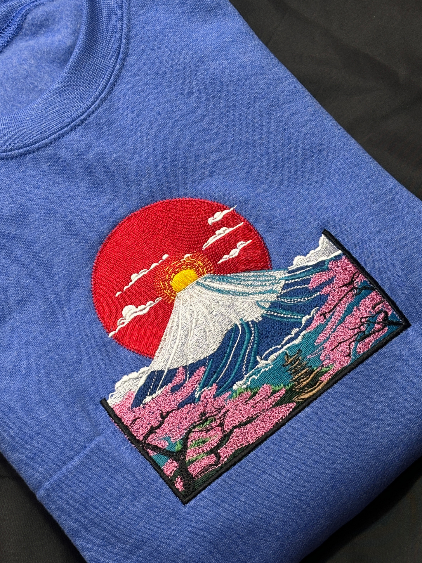 Hoodie monte fuji bordado