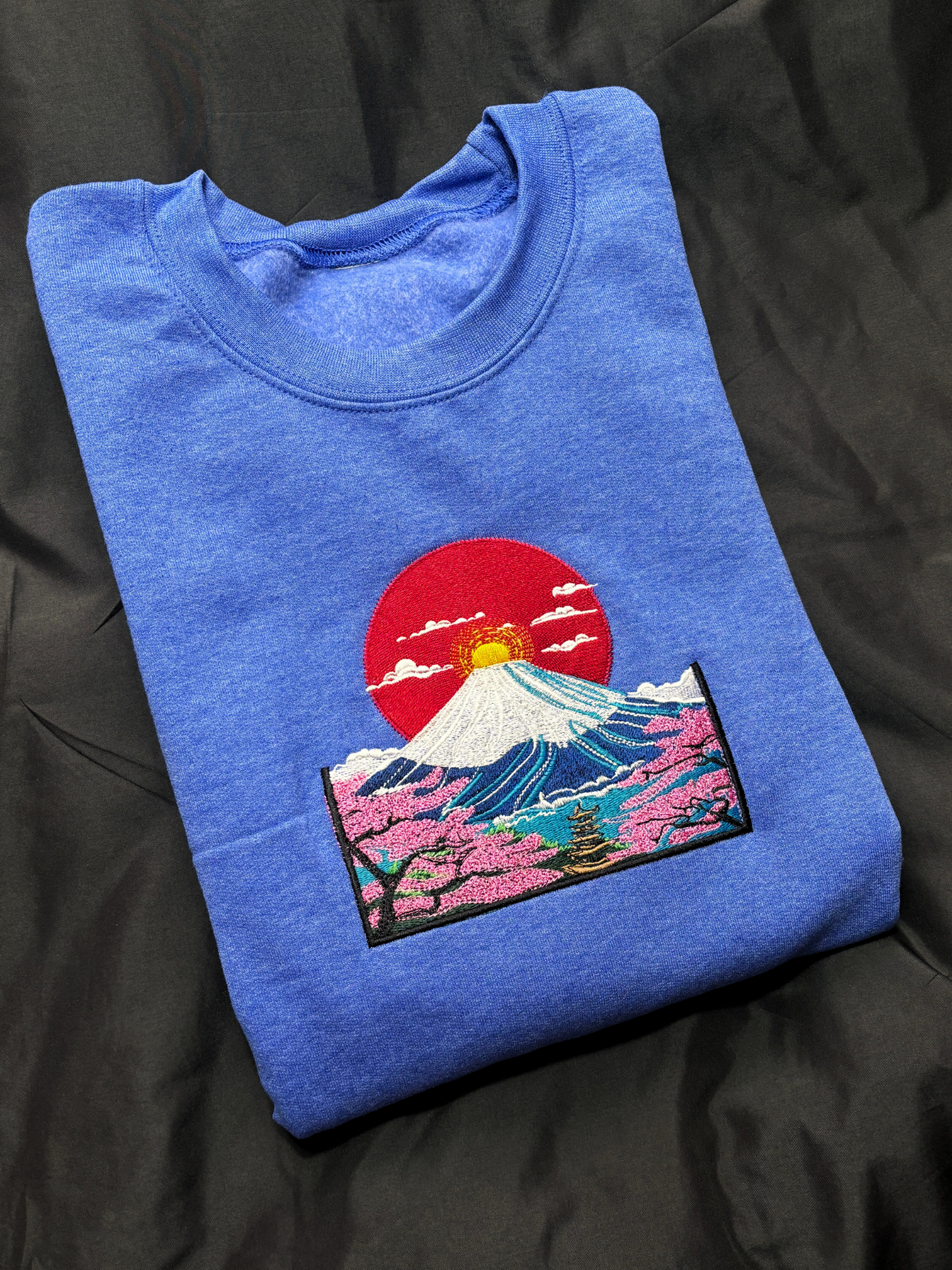 Hoodie monte fuji bordado