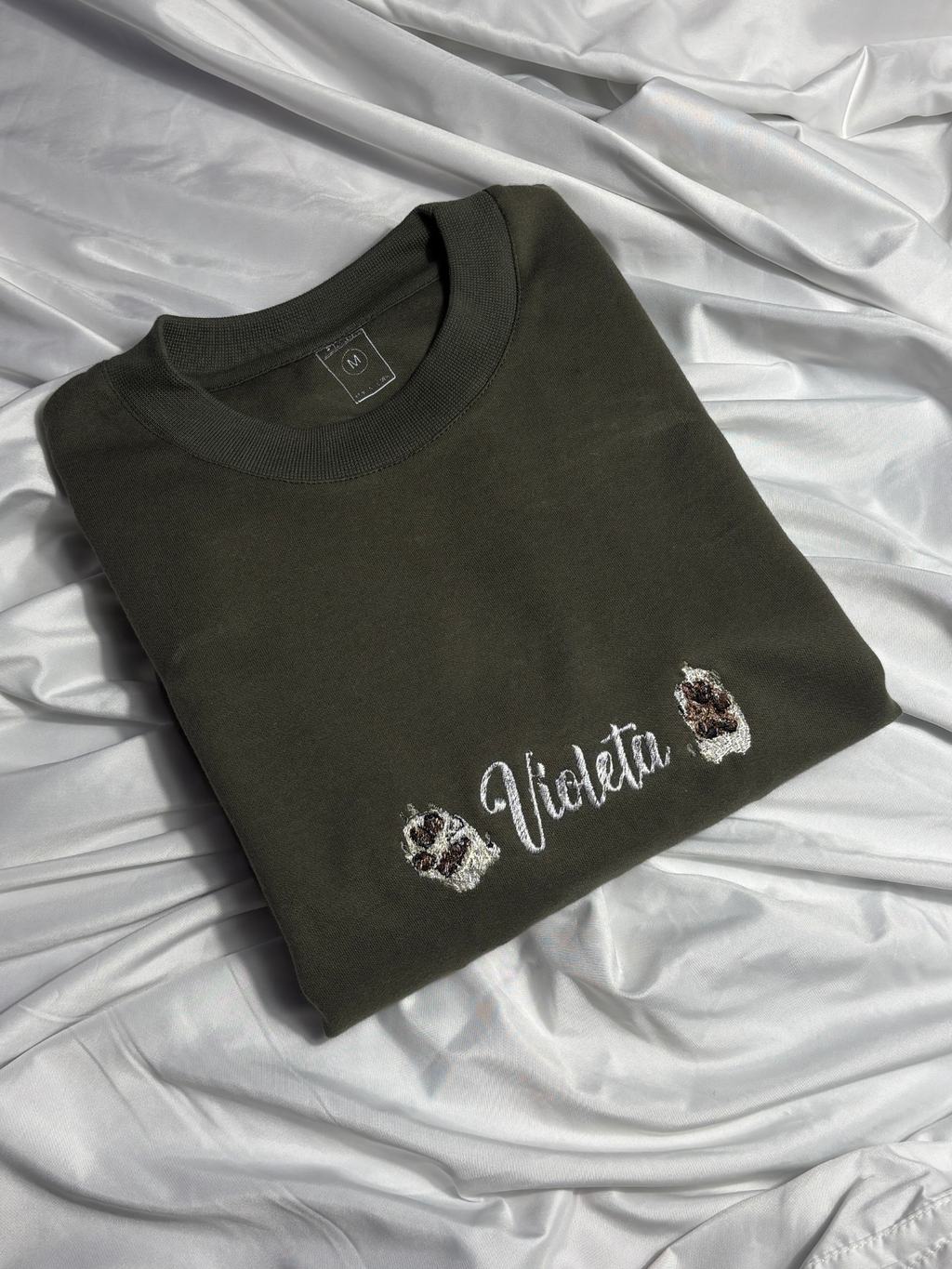 Hoodie  huellitas de tu mascota con nombre bordado