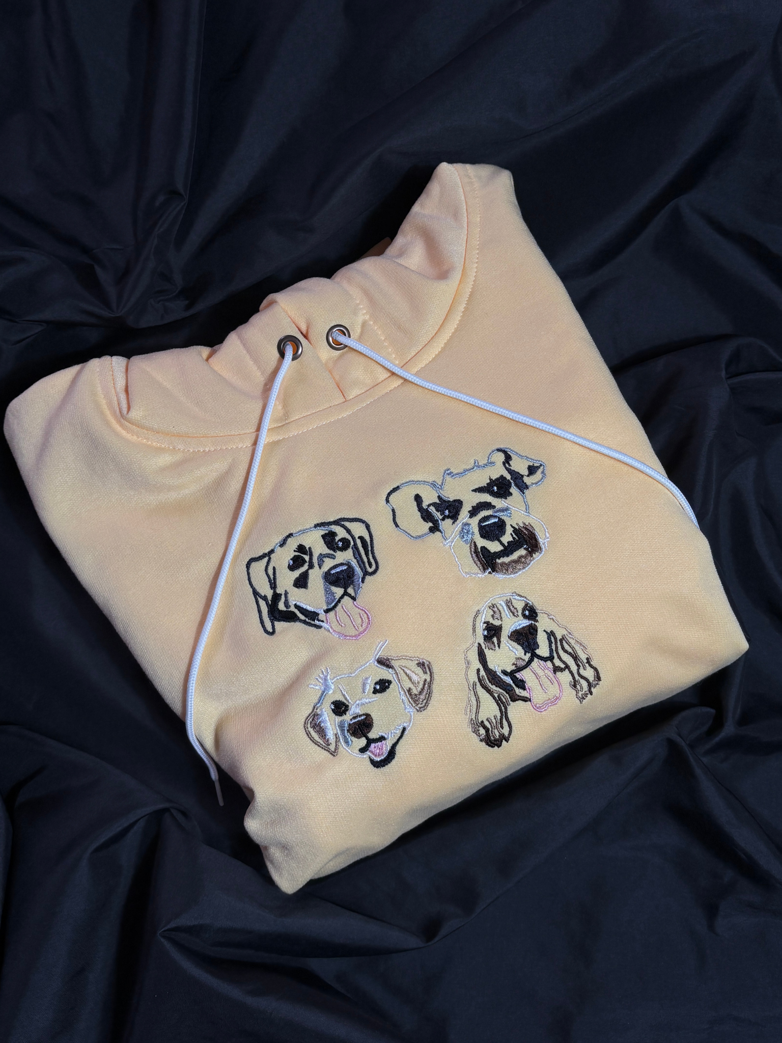 Hoodie lineart a color de tu mascota bordado