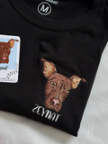 Camiseta bordada con el retrato de tu mascota