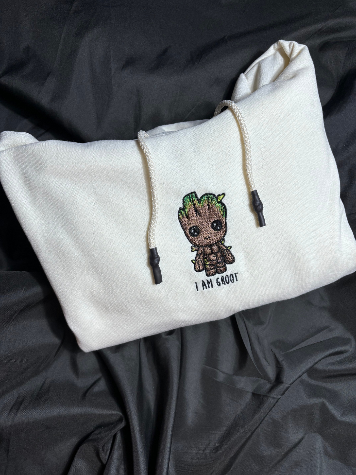 Hoodie Groot los Guardianes de la Galaxia bordado
