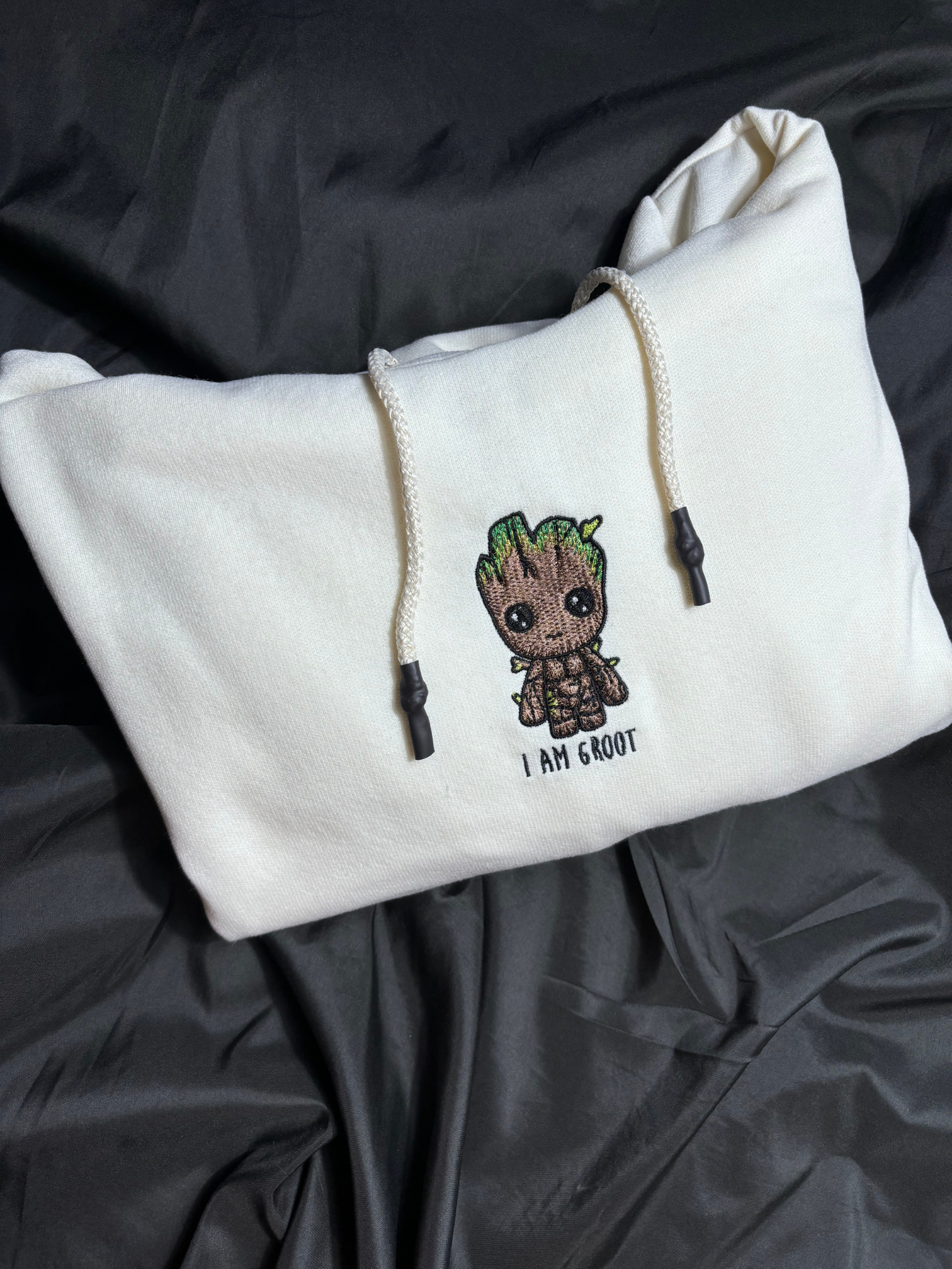 Hoodie Groot los Guardianes de la Galaxia bordado