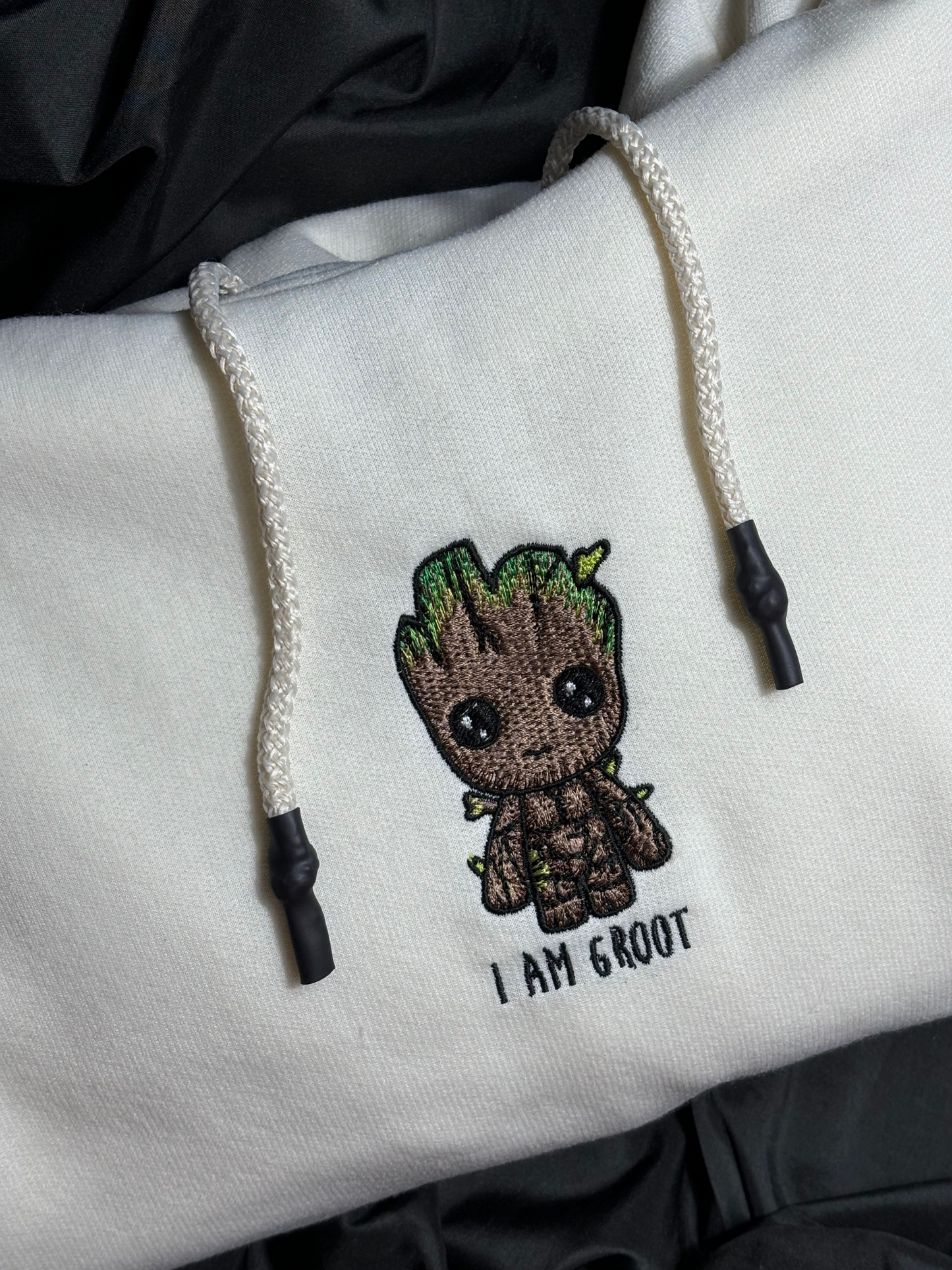 Hoodie Groot los Guardianes de la Galaxia bordado