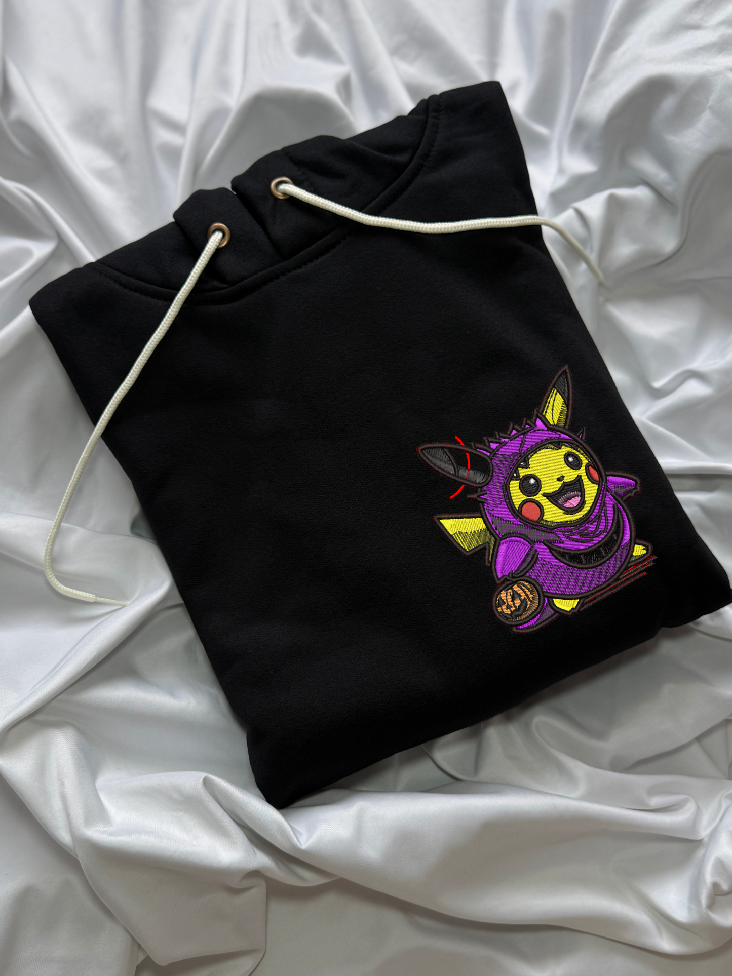 Hoodie pikachu halloween bordado