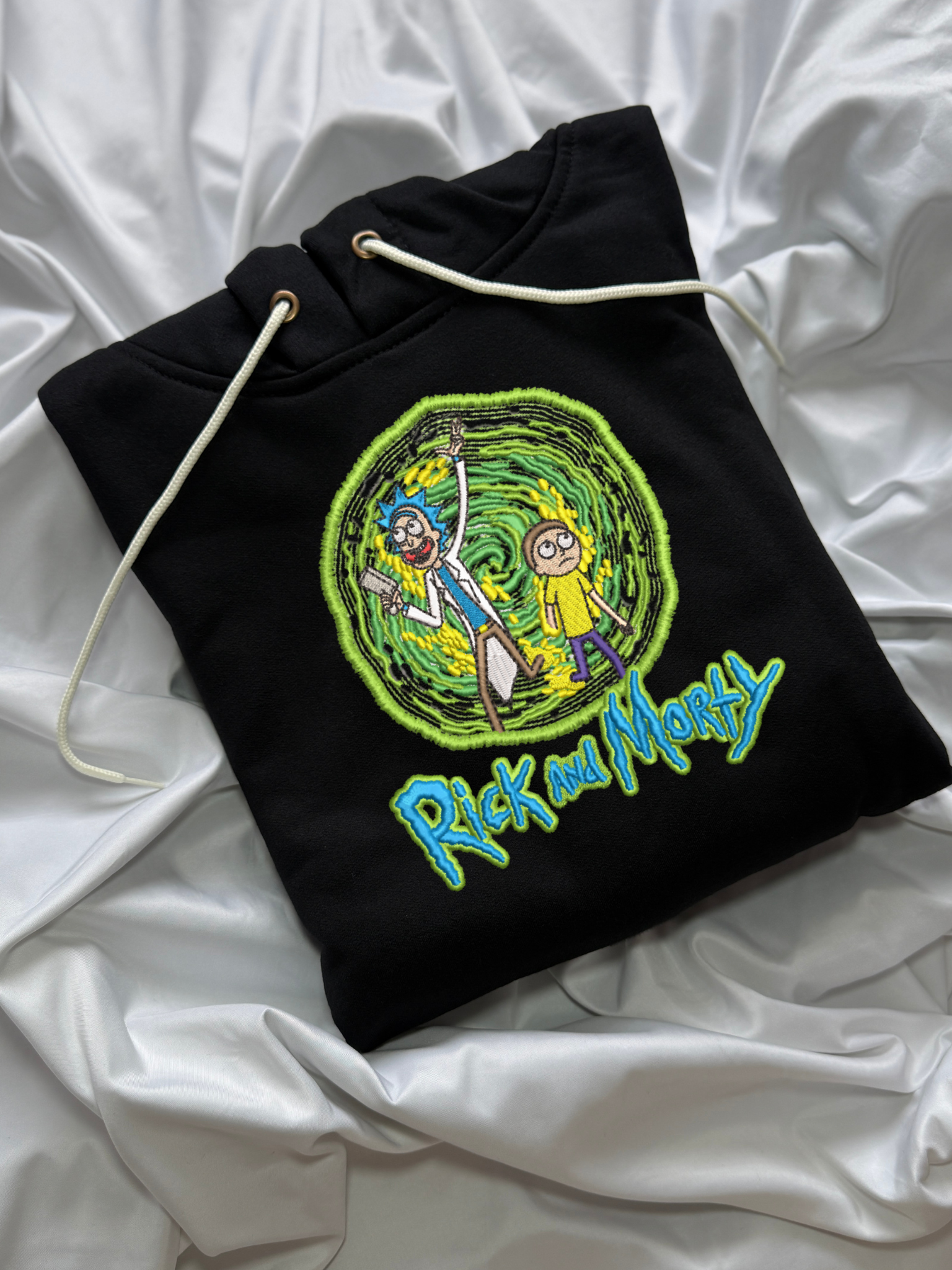 Hoodie Rick y Morty portal bordado
