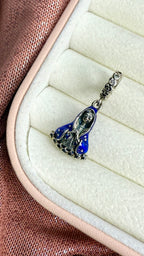 Charm dije colgante de la Virgen de Guadalupe con manto azul en plata S925 Cedano Boutique