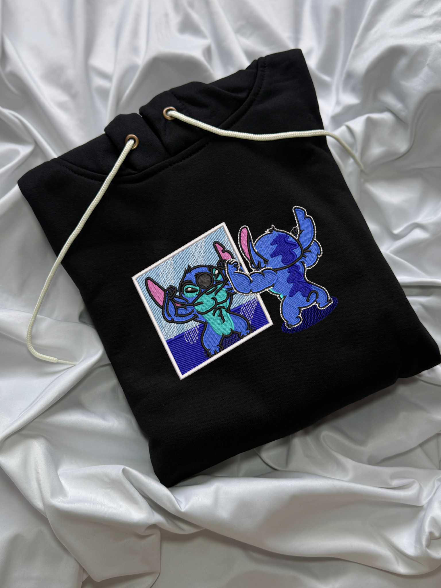 Hoodie Stitch en el gym bordado