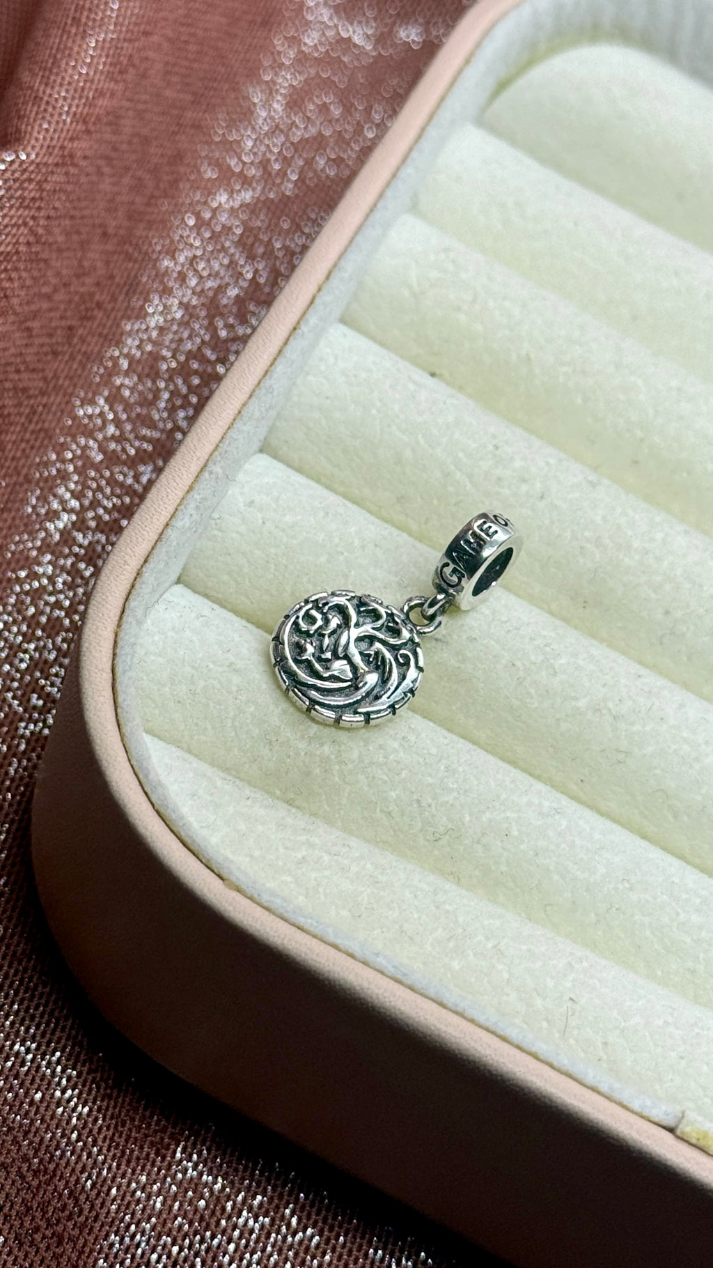 Dije Charm casa Targaryen Game of Thrones