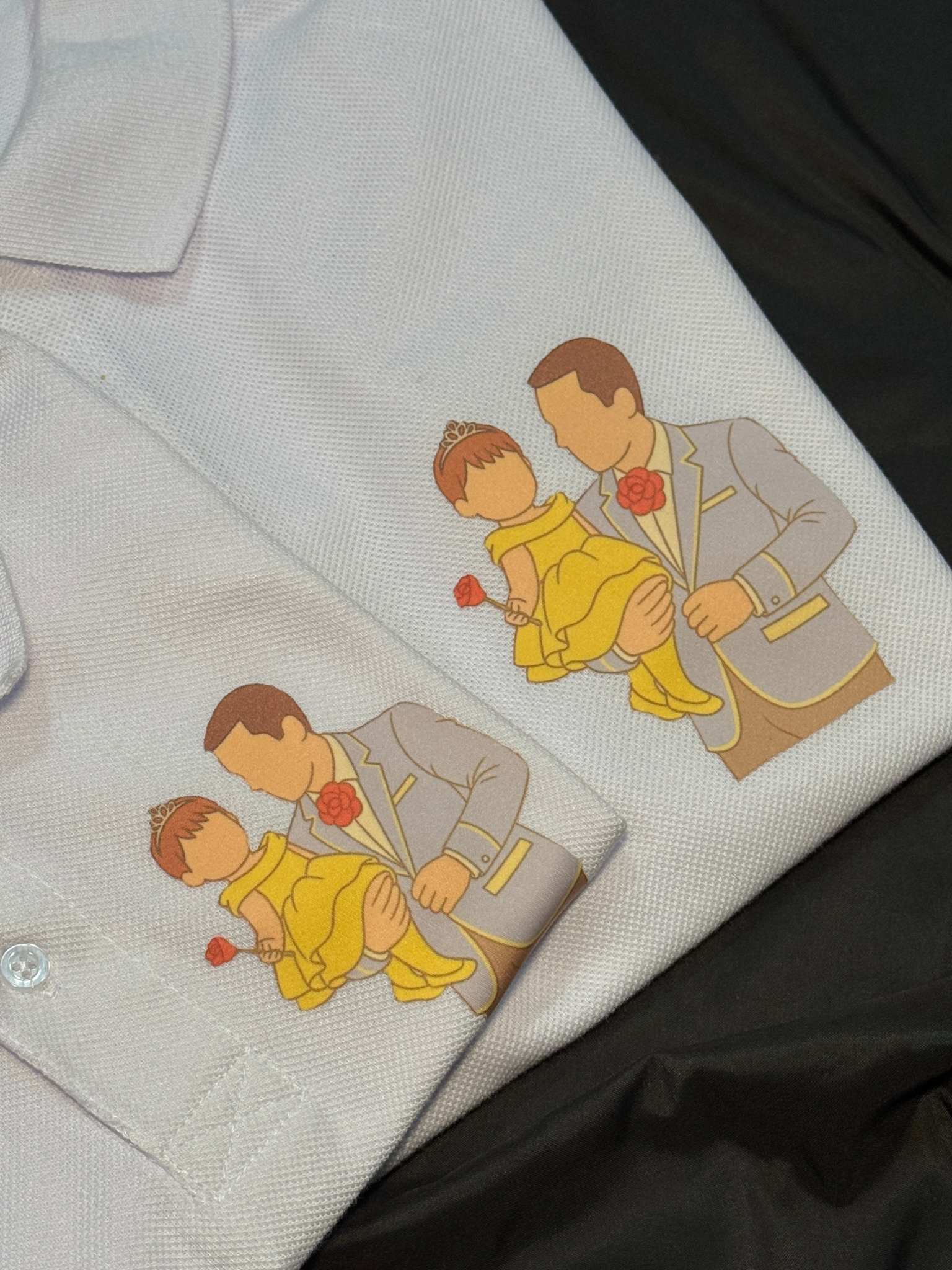 Camisa tipo polo estampada con ilustracion