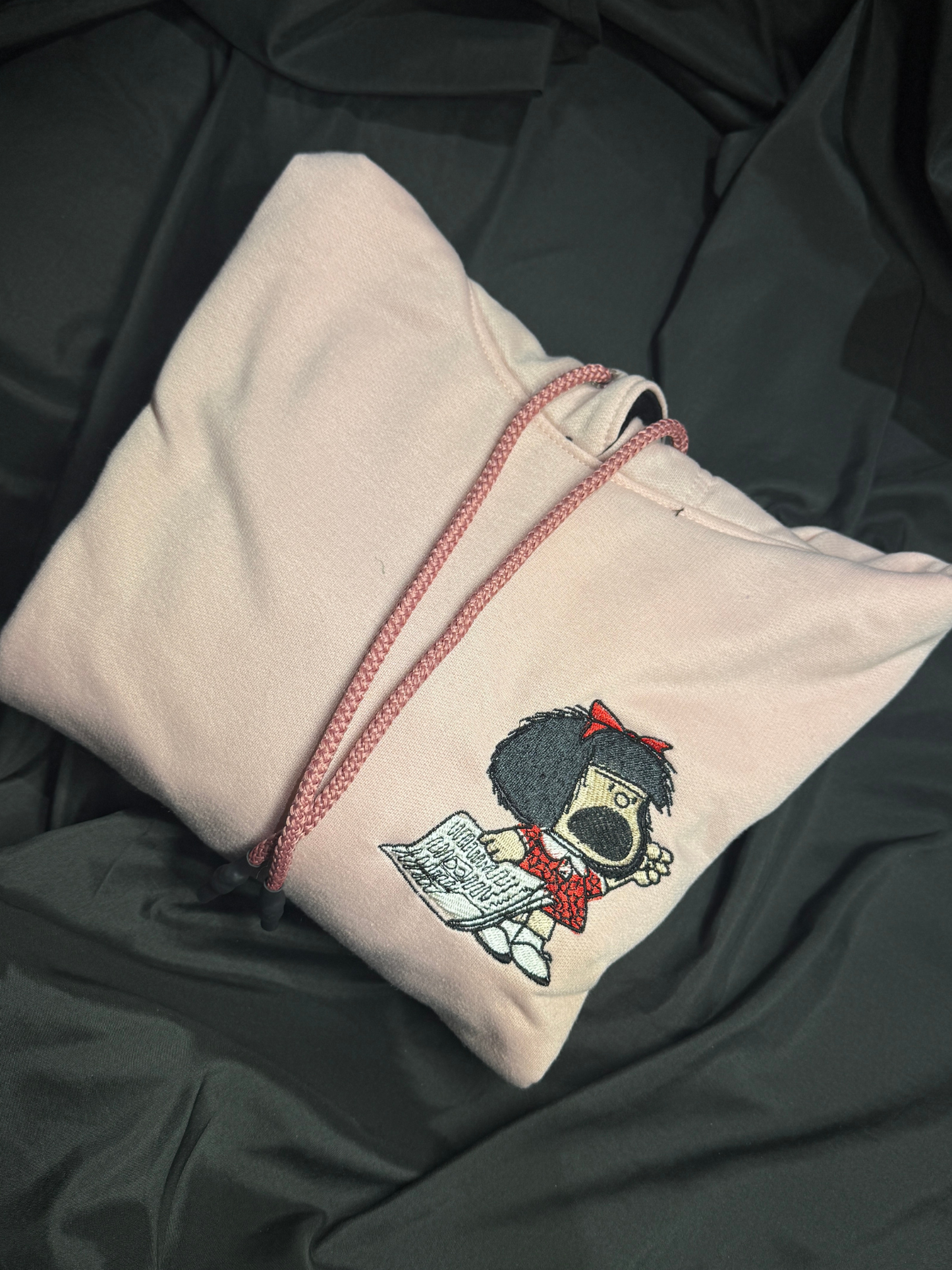 Hoodie Mafalda bordado