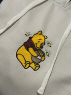 Hoodie Bordado "Winnie The Pooh & Abejitas