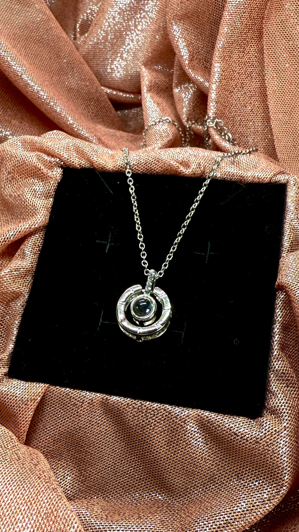 Collar te amo en 100 idiomas circular