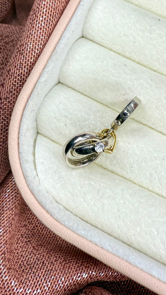 Charm Colgante Anillos de Boda en Dos Tonos