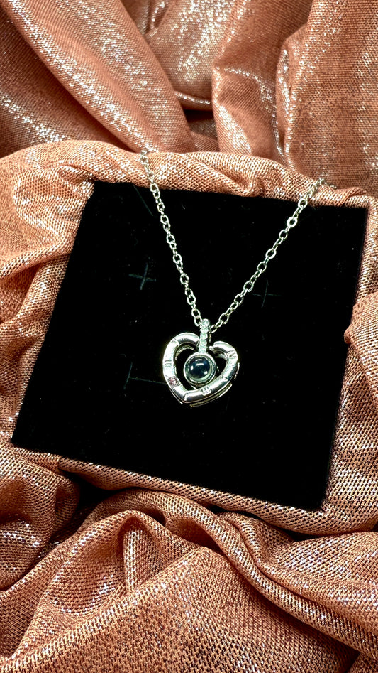 Collar de corazón te amo en 100 idiomas