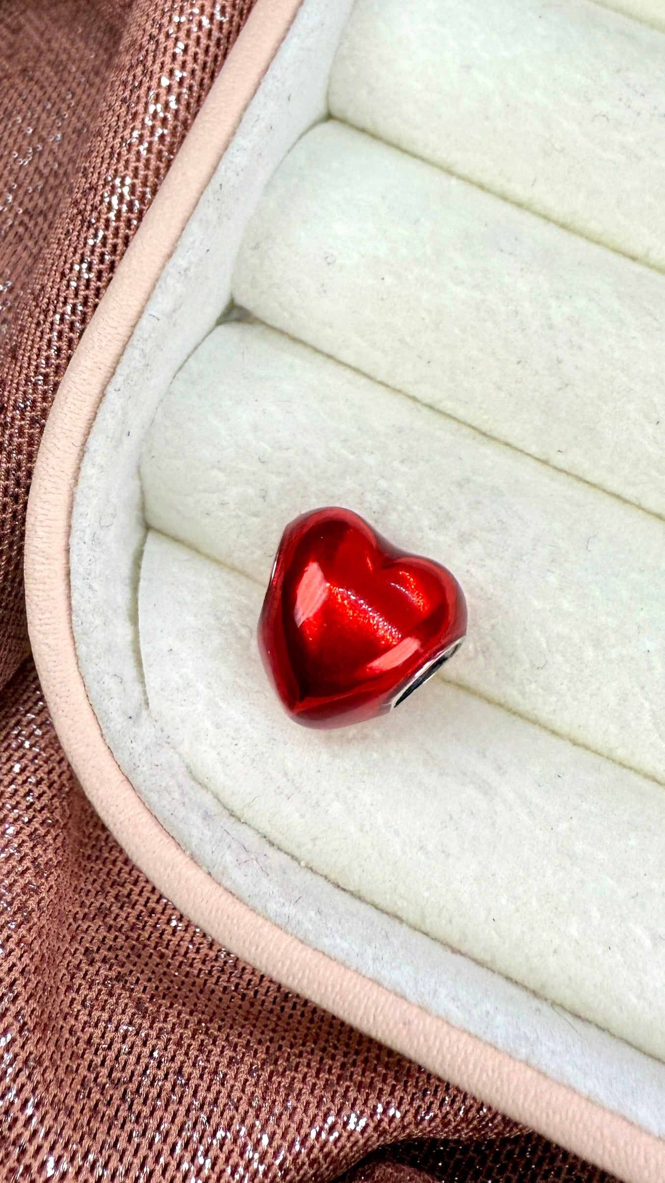 Charm Corazón Metálico Rosa