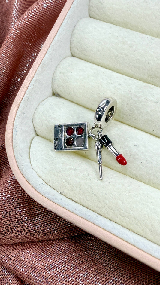 Charm dije maquilladora, sombras y labial