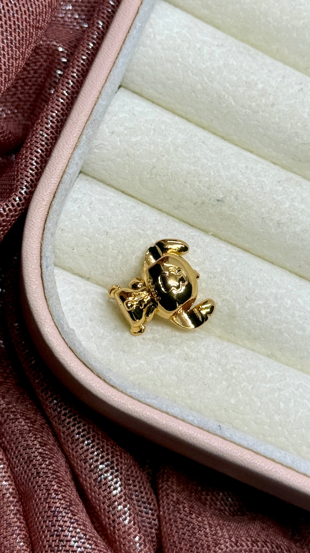 Charm dije Stitch dorado