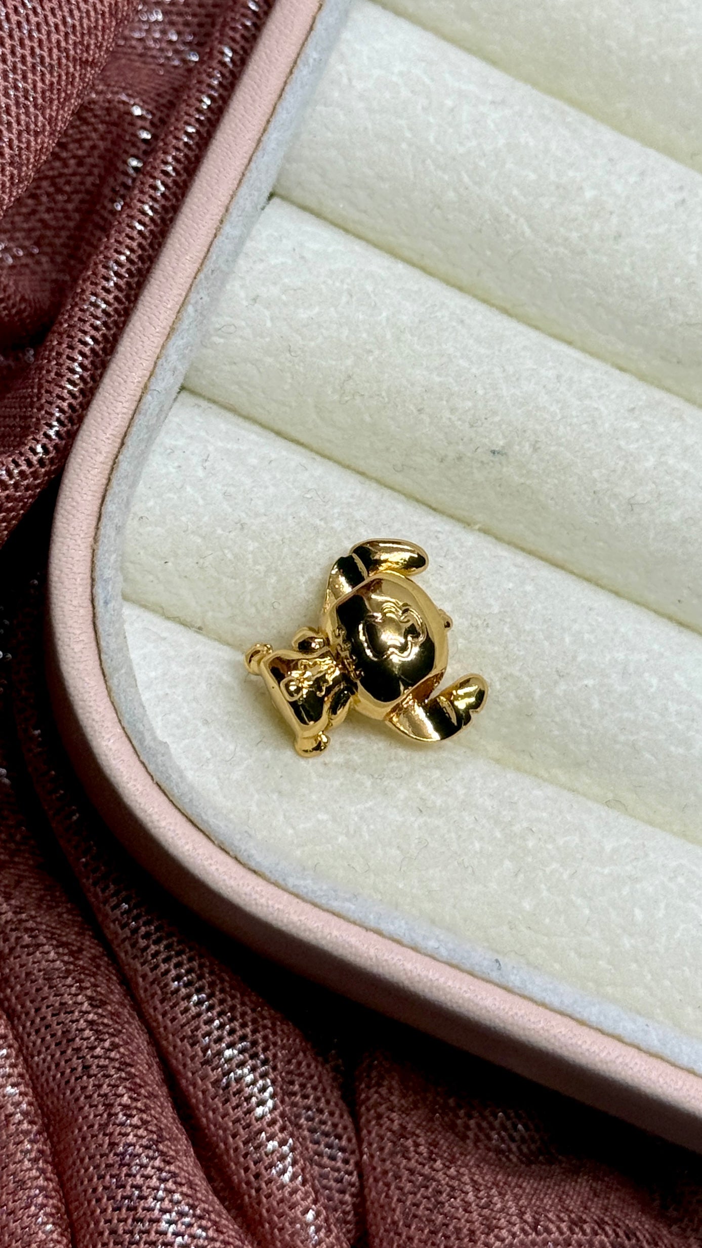 Charm dije Stitch dorado