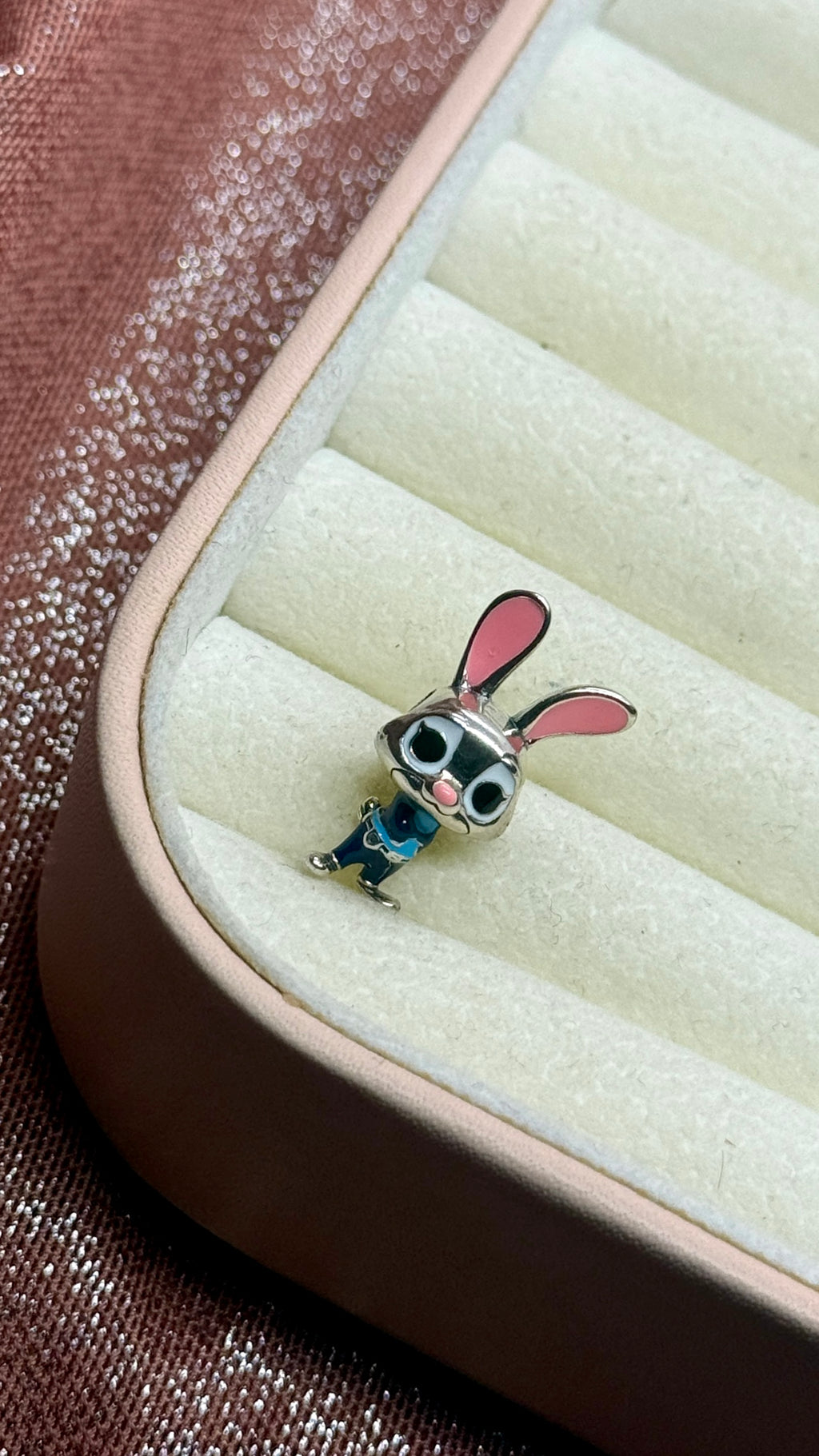 Charm dije Judy Hopps, coneja zootopia