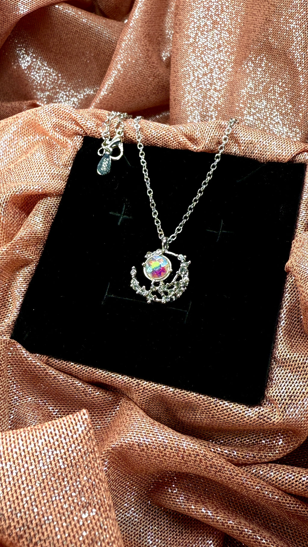 Collar media luna