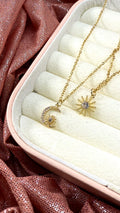 Collar de sol o luna