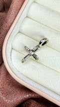 Charm Dije Cruz Resplandeciente